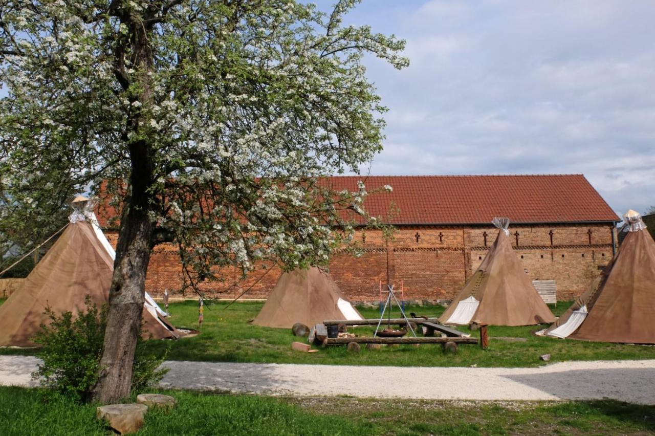 Hotel Kuckunniwi Tipidorf Tauche Exterior foto